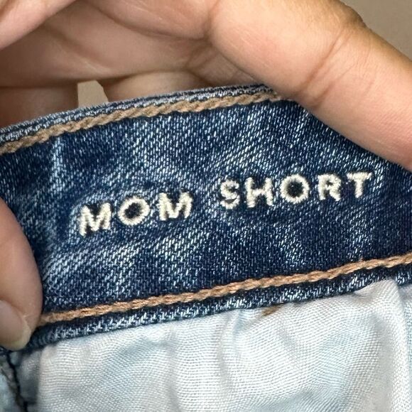 American Eagle Stretch Denim Mom Short Rolled Up High Rise Relaxed Sz 4 - Picture 5 of 6